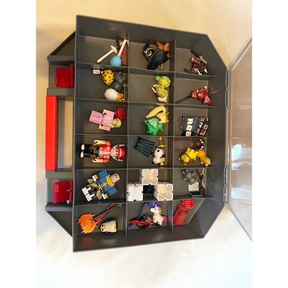 Roblox Collector Roblox Collector\'s Tool Box and Carry Storage Case w/ Figures + Accessories